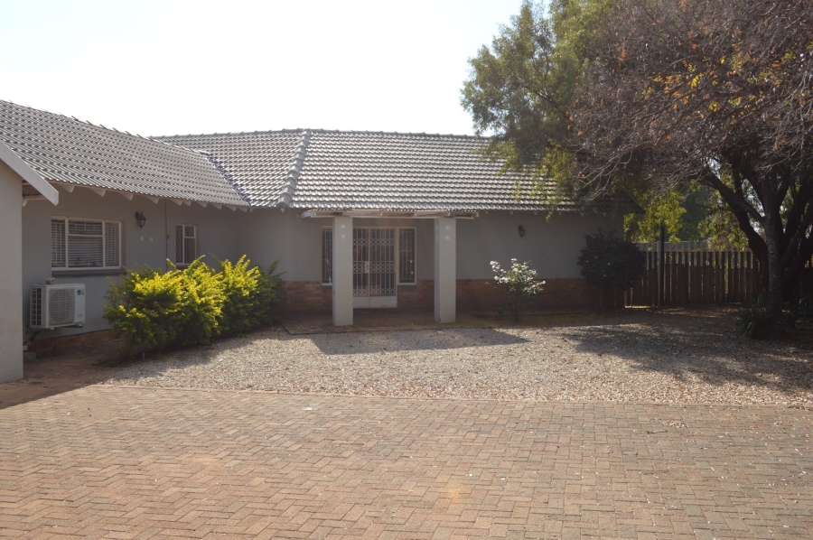 3 Bedroom Property for Sale in Flamwood North West
